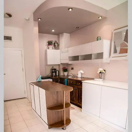 Spacious Apart With Pool, Sea Park&beach&freeparking Apartment *