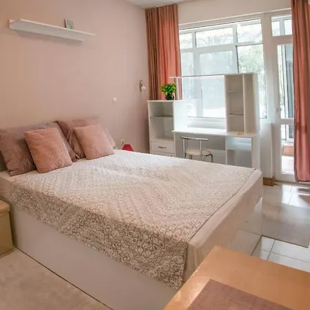Apartment Spacious Apart With Pool, Sea Park&beach&freeparking