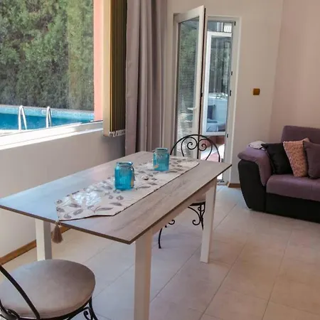 Spacious Apart With Pool, Sea Park&beach&freeparking Apartamento